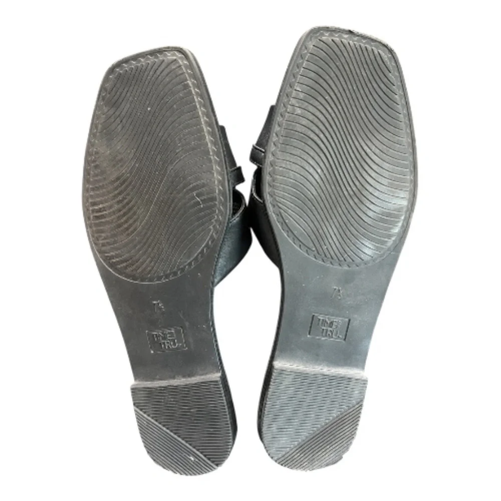 EUC Time & Tru black memory foam slides gold chain | size 7.5 - Picture 5 of 6